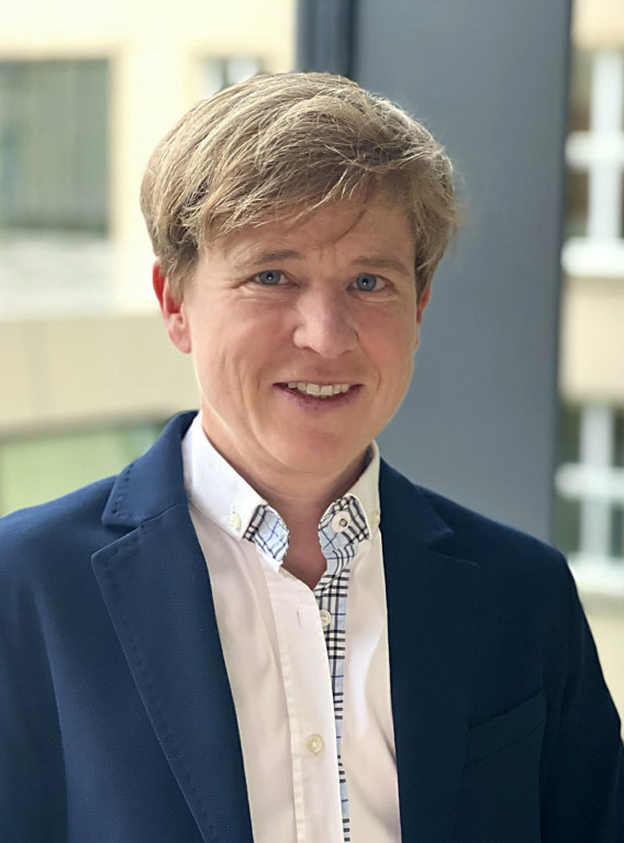 Dr. Bettina Karl